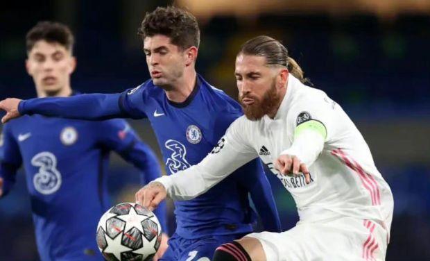 她不但擴展 她不但擴展